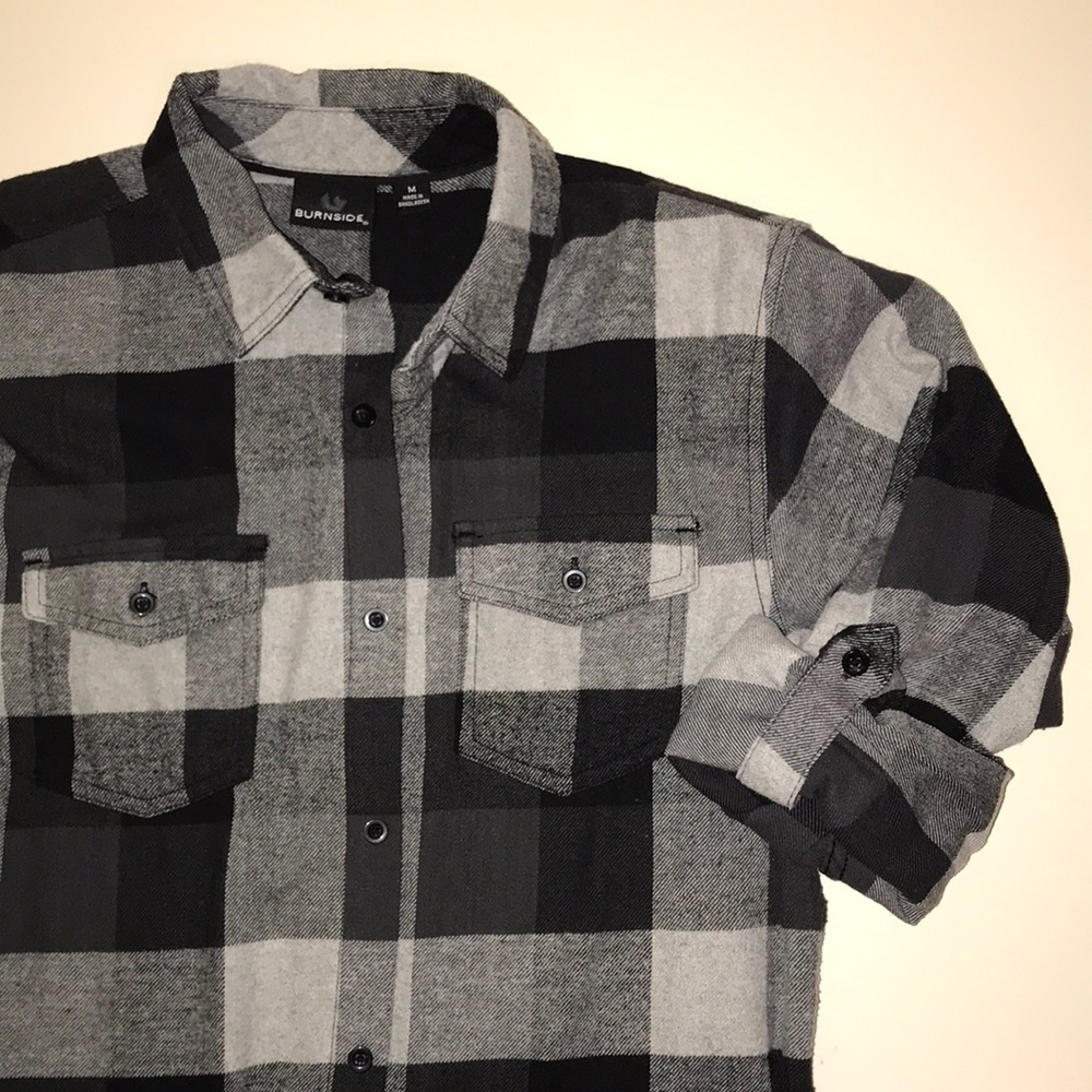 Black and Gray plaid flannel Burnside Shirt | M